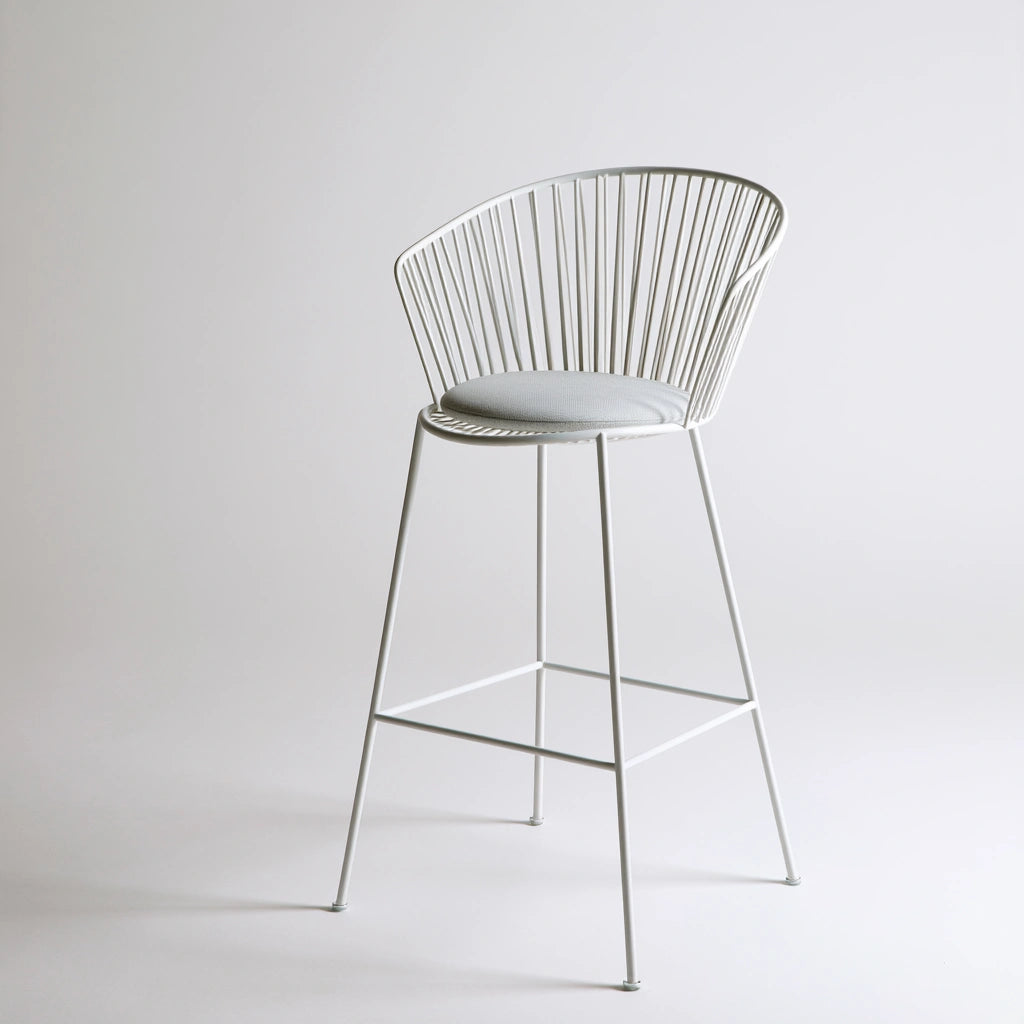 Tabouret de bar aux lignes épurées, coloris blanc